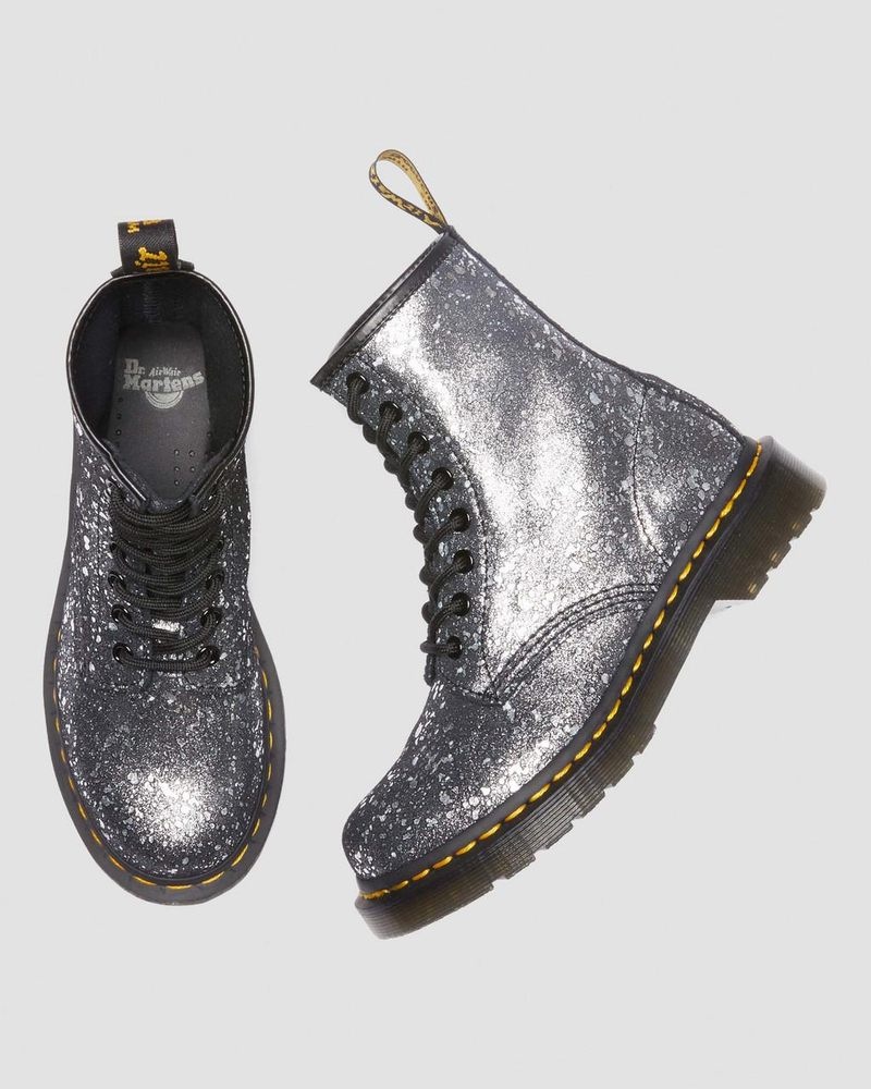 Botas Dr Martens 1460 Metallic Splatter Gamuza Encaje Up Boots (Metallic Paint Splatter Gamuza) Negras | NB79-E8EH